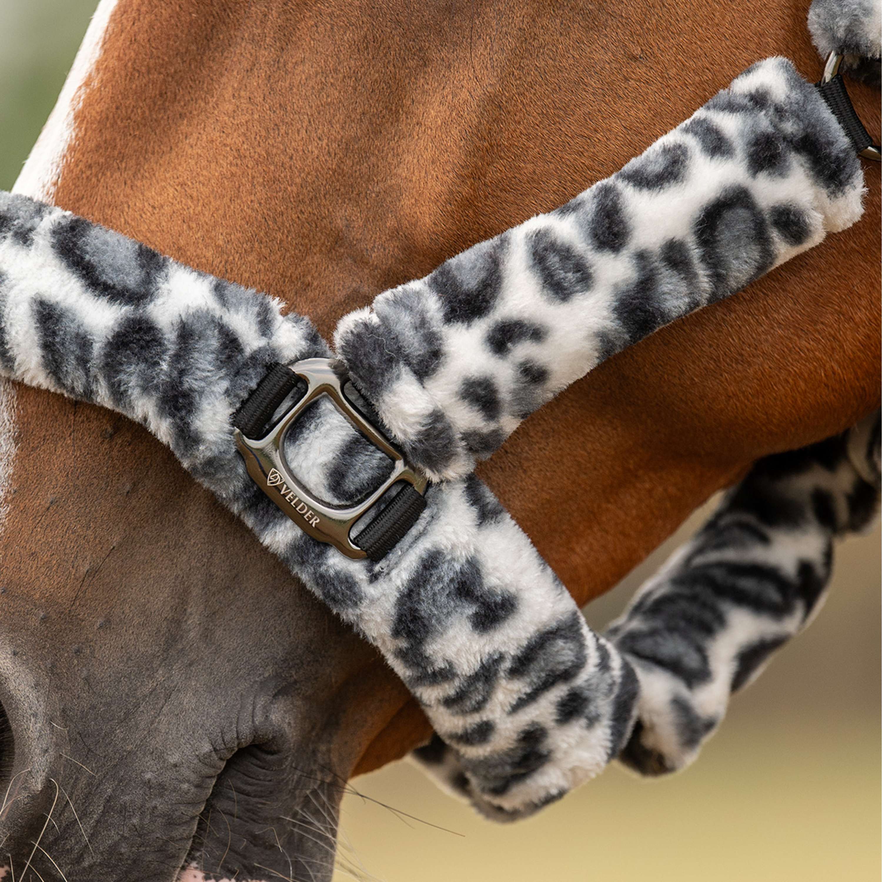 Velder Horsewear Premium Halter Comfort Fur Snow Leopard Grey