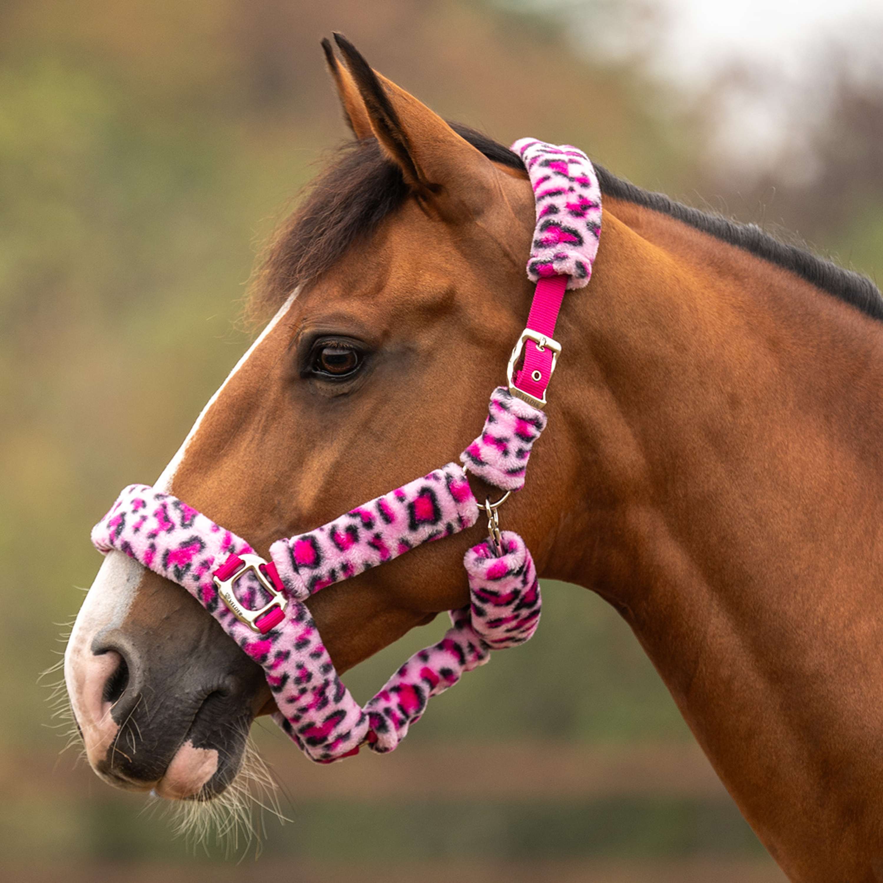 Velder Horsewear Premium Halter Comfort Fur Snow Leopard Pink