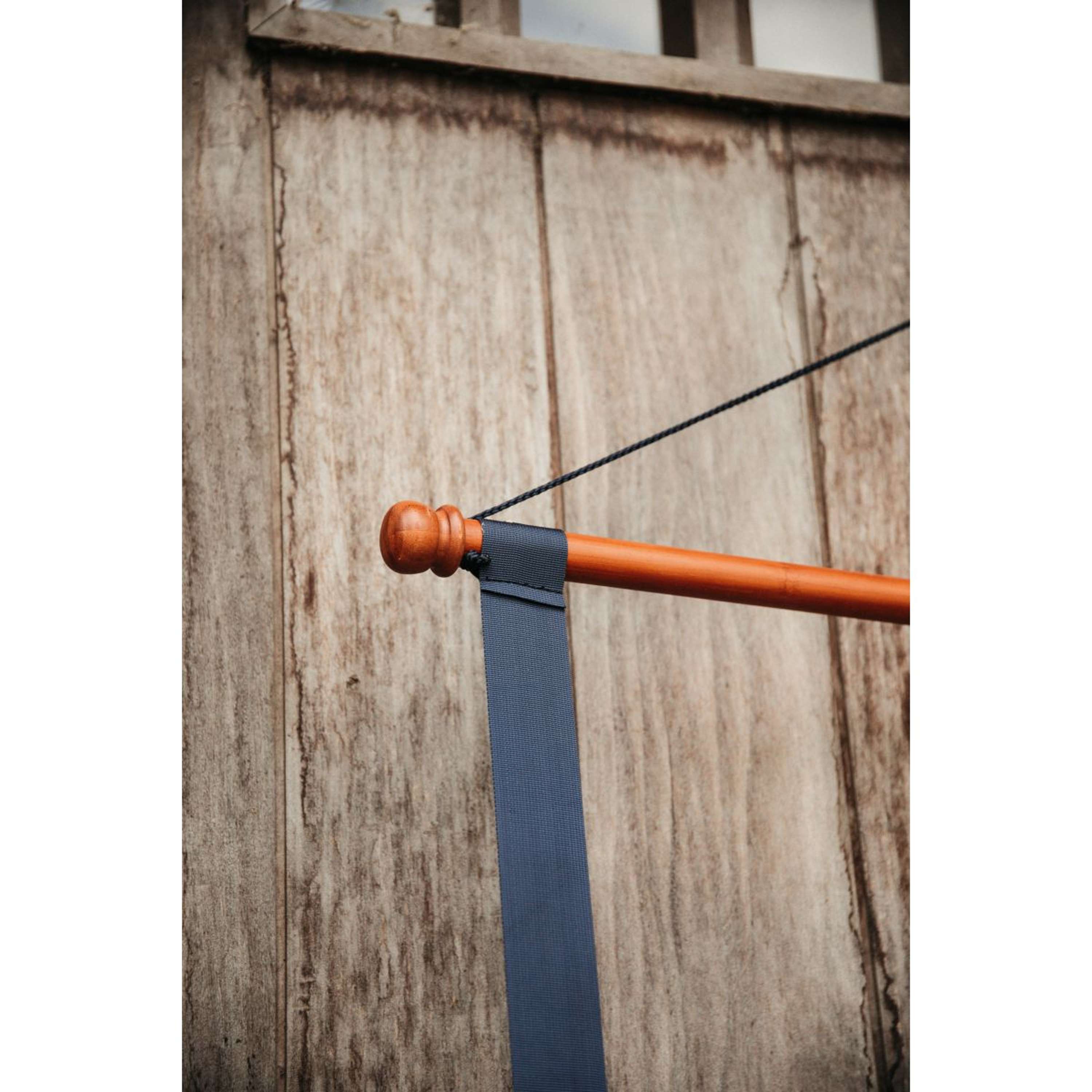 Grooming Deluxe by Kentucky Saddle Pad Holder Luxe Blue