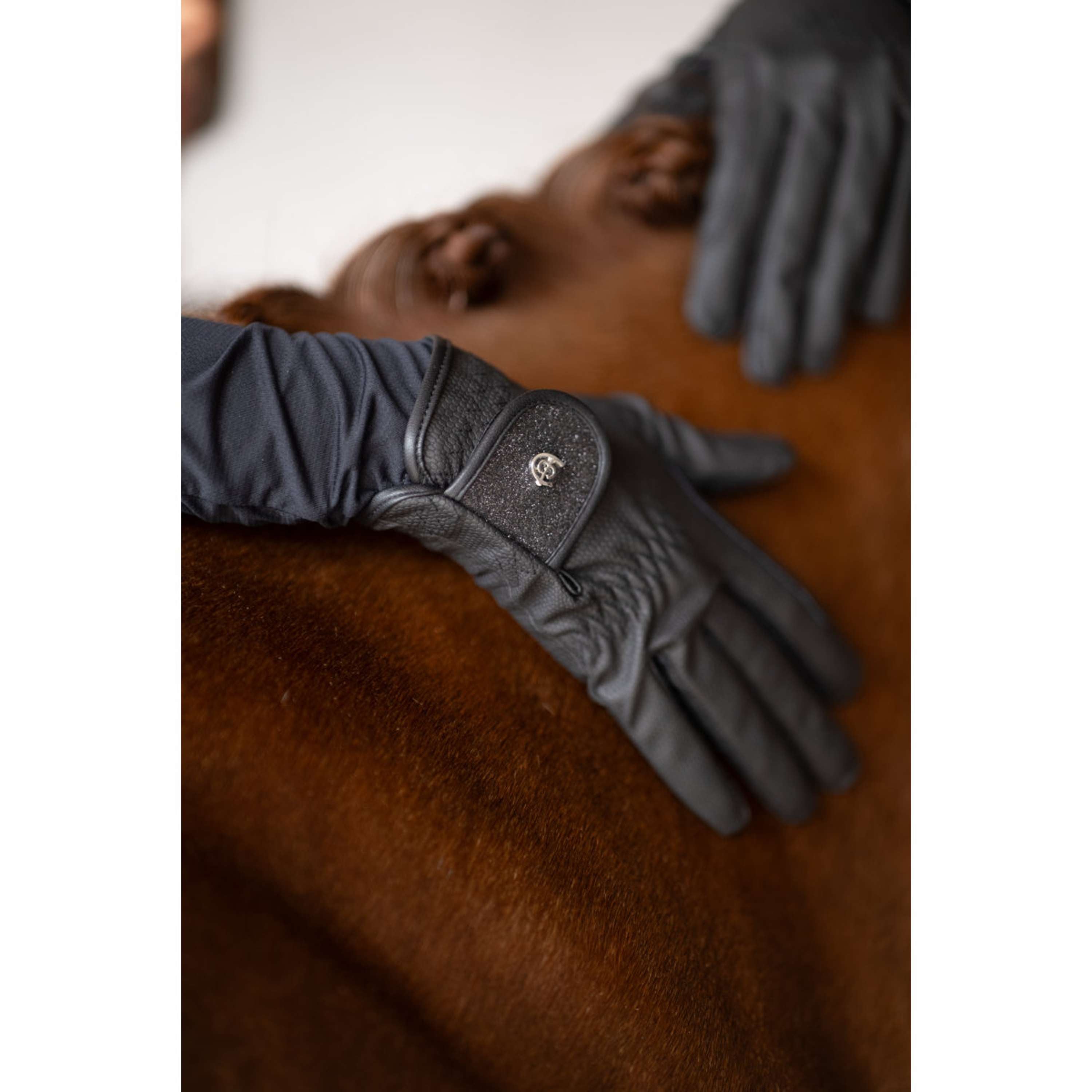 Equestrian Stockholm Riding Gloves Motion All Black Glimmer