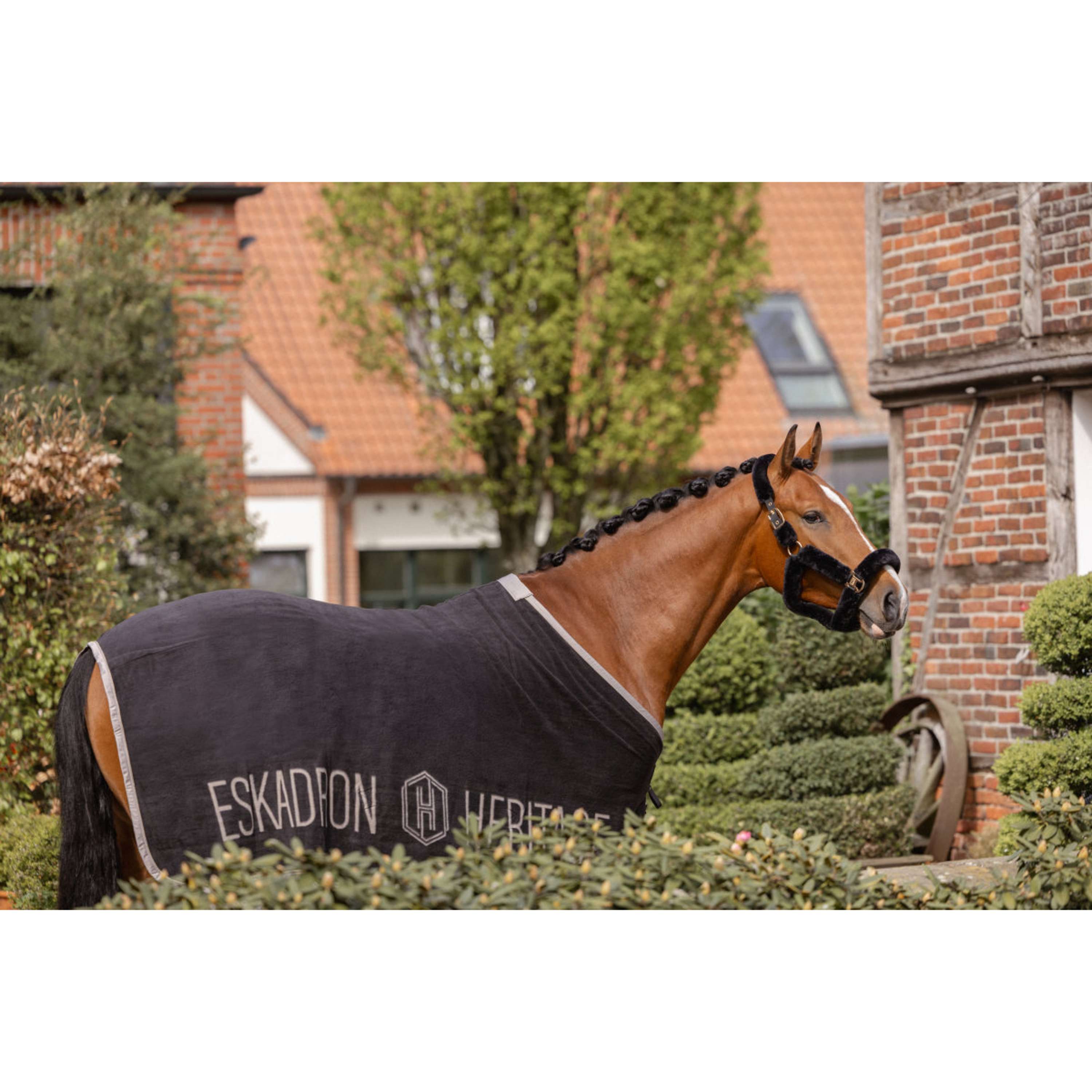 Eskadron Halter Heritage Faux Fur Complete Dp Black