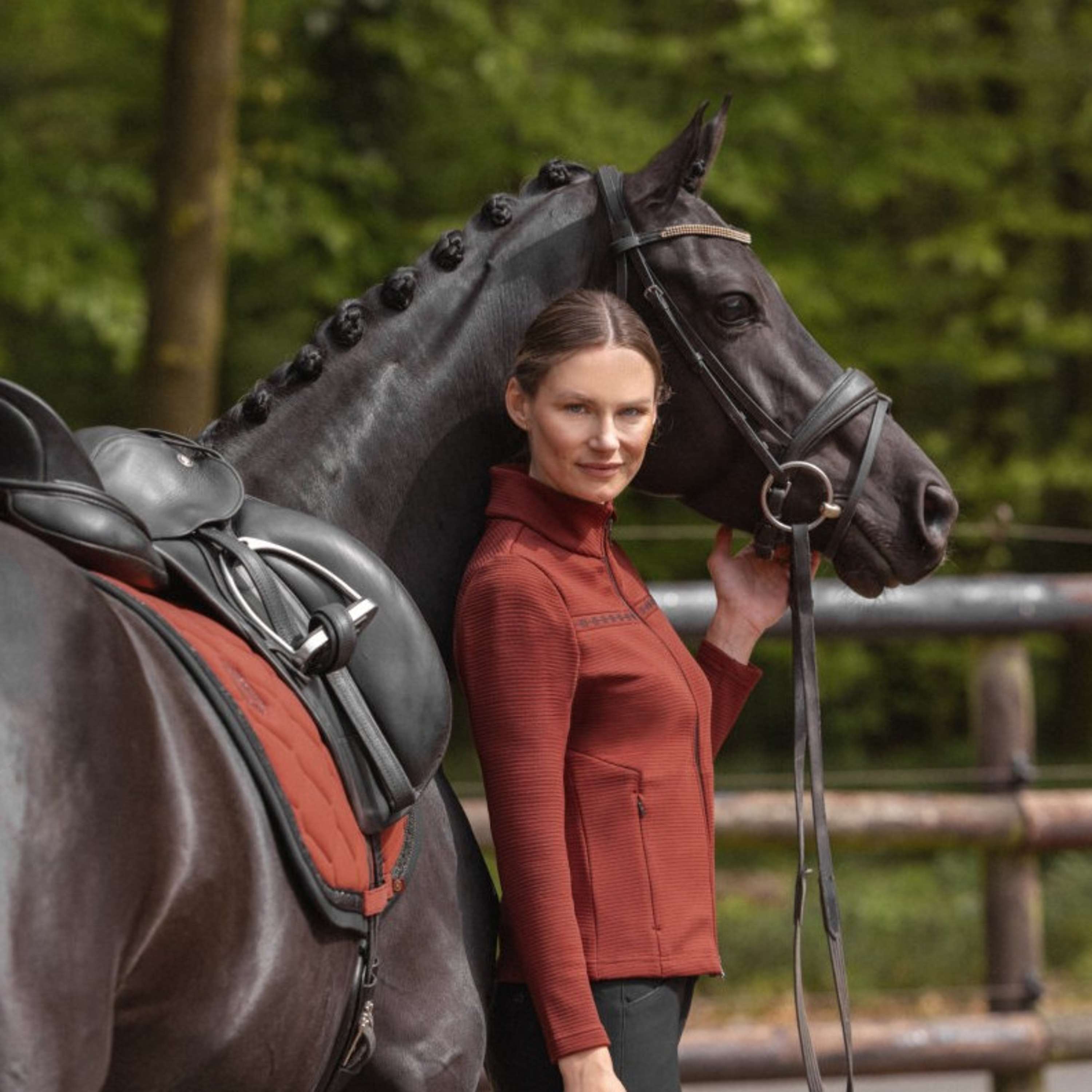 Eskadron Saddlepad Heritage Softshell Contrast Dressage Merlot