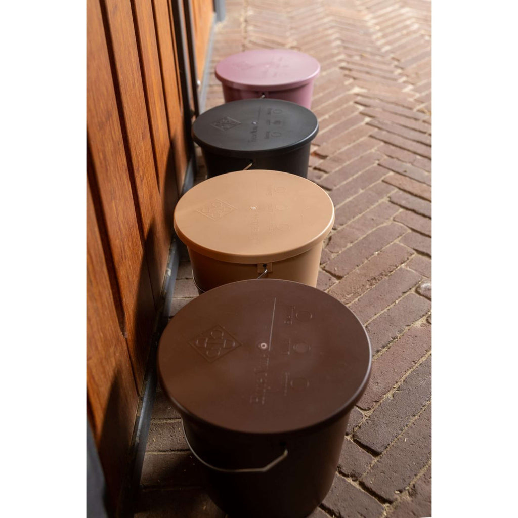 Kentucky Bucket with Lid Black
