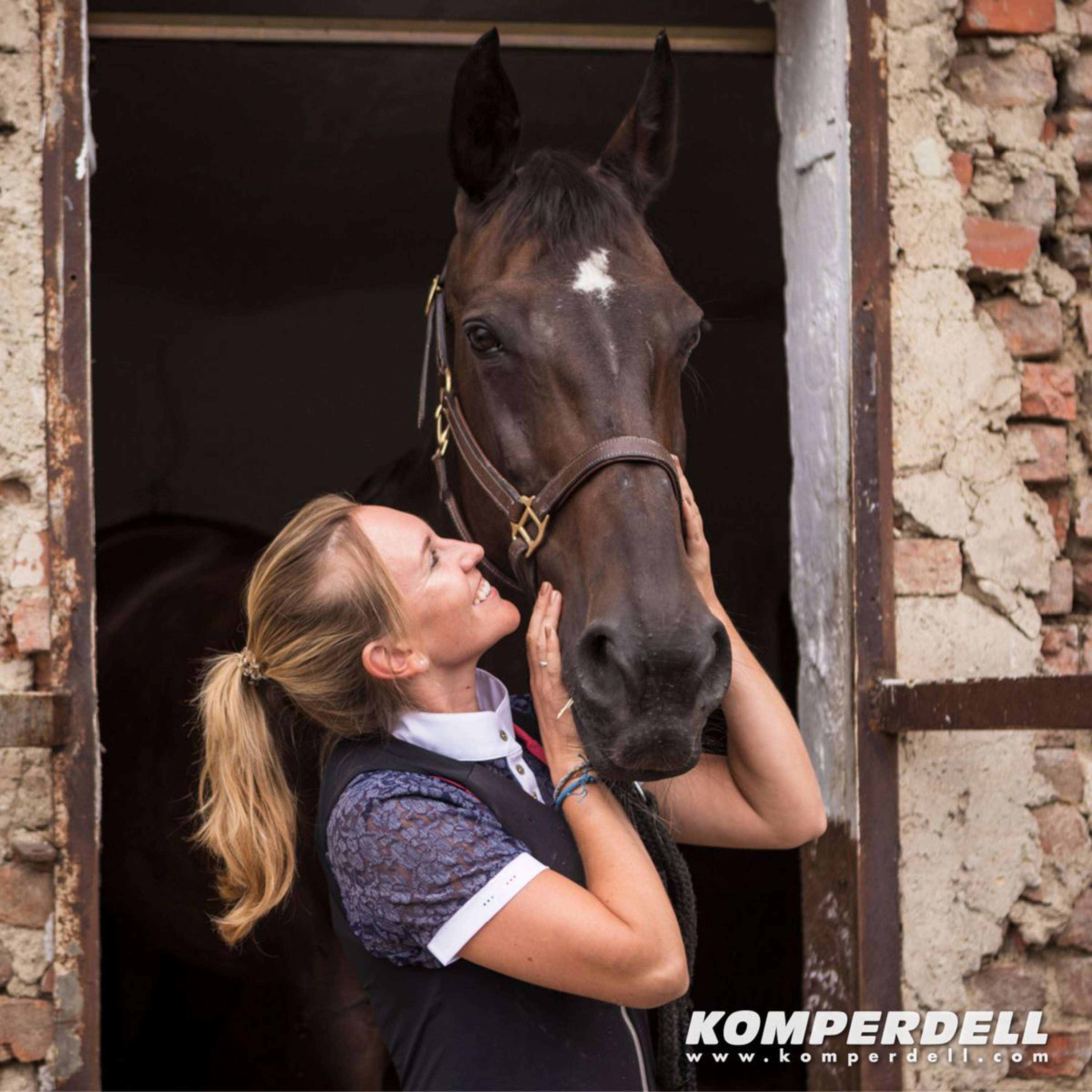 Komperdell Back Protector Flexfit Slim Black/Bordeaux